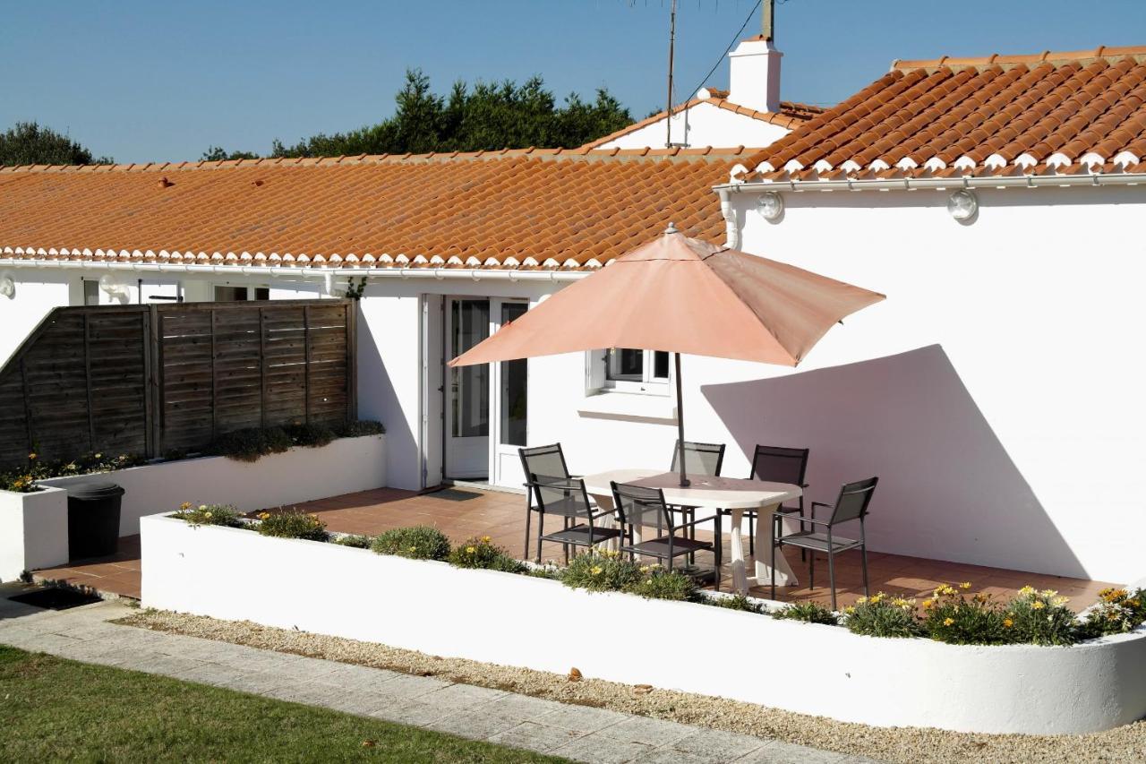 Maison Pour 4 A La Campagne Avec Piscine Commequiers Экстерьер фото